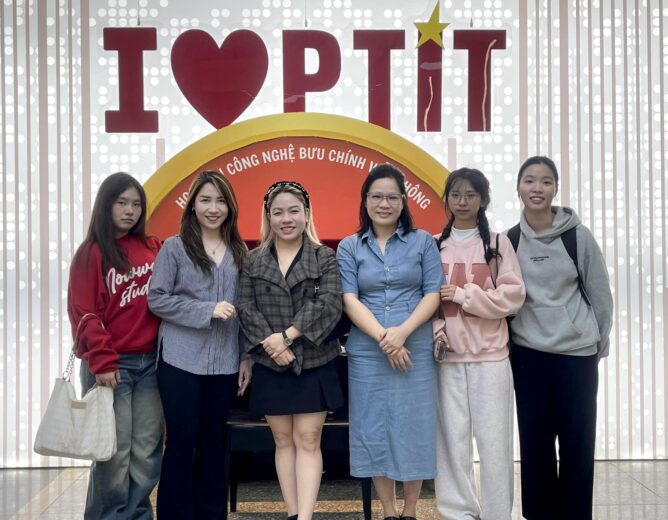 PTIT and the University of South Wales (UK) Discuss International Training Cooperation for Digital Marketing Students