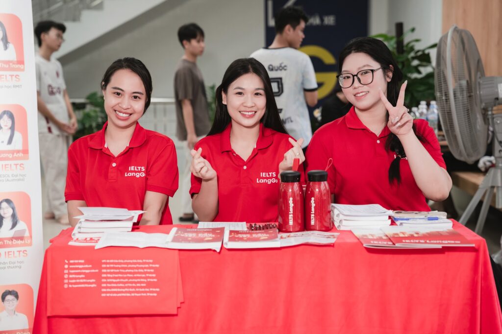 Gian hàng của đơn vị đồng hành tại sự kiện Marketing Mix 2026 dành cho tân sinh viên Marketing PTIT